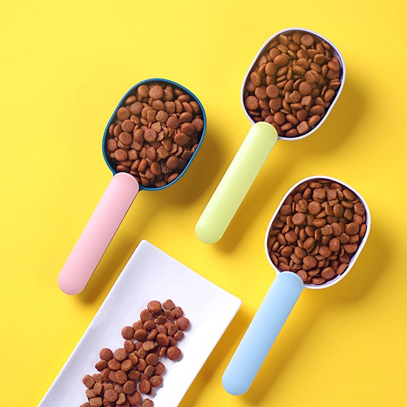 Pet Food Scoop with Clip Handle